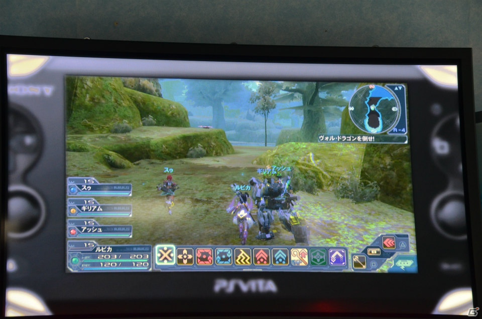 【TGS 2012】スマートフォン版タイトルは「ファンタシースターオンライン2 es」に決定―PS Vita版の追加情報も明らかとなったステージレポートの画像14