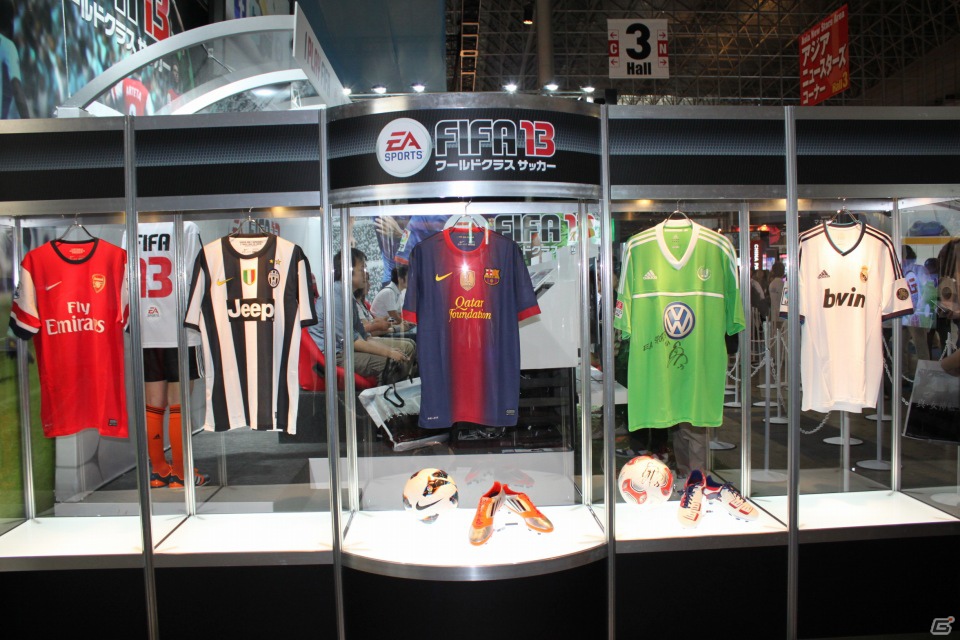 【TGS 2012】PS Vitaに対応した「ファンタシースターオンライン2」や「龍が如く5」が試遊できた「セガ」ブースレポートの画像11