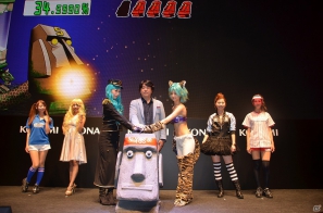 【TGS 2012】一般デーで実施される「ドラゴンコレクション」などのソーシャルコンテンツ連動企画「メカドレイク撃退大作戦」の実演が行われたKONAMI「ソーシャルコンテンツステージ」レポートの画像1