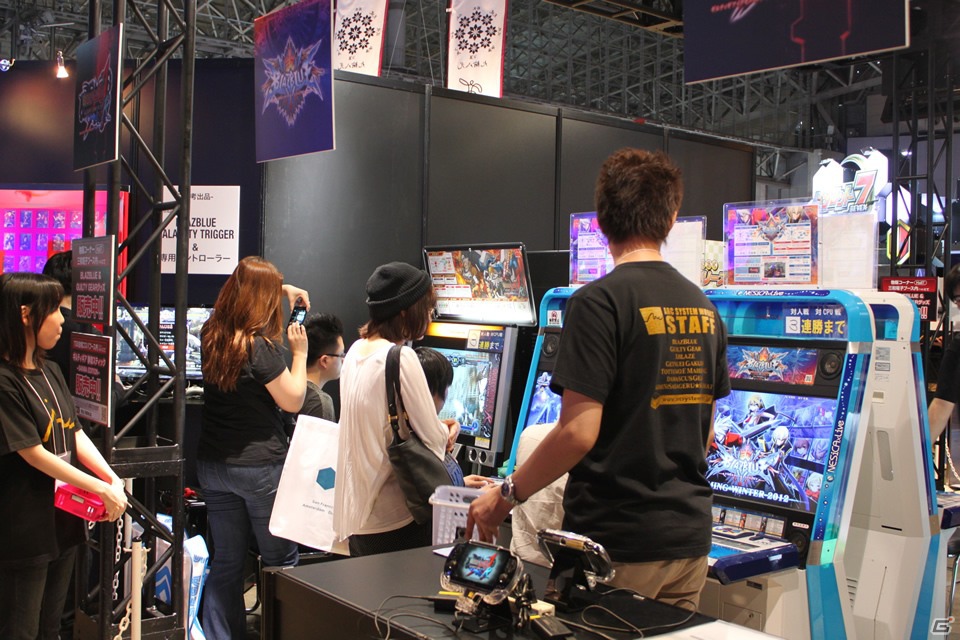 【TGS 2012】人気2D対戦格闘「ギルティギア イグゼクス アクセントコア プラス」や「ブレイブルー クロノファンタズマ」などが出展された「アークシステムワークス」ブースレポートの画像4