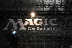 【TGS 2012】「マジック:ザ・ギャザリング」のビデオゲームシリーズ「デュエルズ・オブ・ザ・プレインズウォーカーズ2013」が出展された「ウィザーズ・オブ・ザ・コースト」ブースレポートの画像1