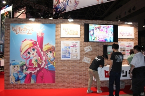 【TGS 2012】スマートフォン向けタイトルの試遊台に加えてカードゲームのデュエルスペースやプロレスのリングが設置された「ブシロード」ブースレポートの画像15
