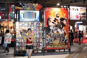【TGS 2012】スマートフォン向けタイトルの試遊台に加えてカードゲームのデュエルスペースやプロレスのリングが設置された「ブシロード」ブースレポートの画像2
