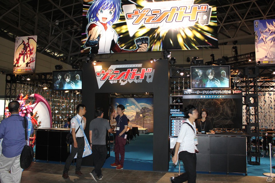 【TGS 2012】スマートフォン向けタイトルの試遊台に加えてカードゲームのデュエルスペースやプロレスのリングが設置された「ブシロード」ブースレポートの画像4