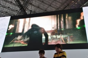 【TGS 2012】「DmC デビル メイ クライ」真紅の両腕で敵を粉砕する新武器「エリクス」の威力とは？ニュース番組に入り込む新ステージやCGムービーも国内初公開の画像115