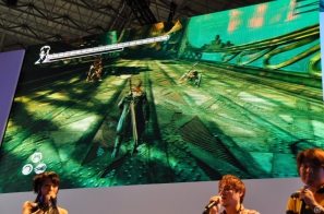 【TGS 2012】「DmC デビル メイ クライ」真紅の両腕で敵を粉砕する新武器「エリクス」の威力とは？ニュース番組に入り込む新ステージやCGムービーも国内初公開の画像30