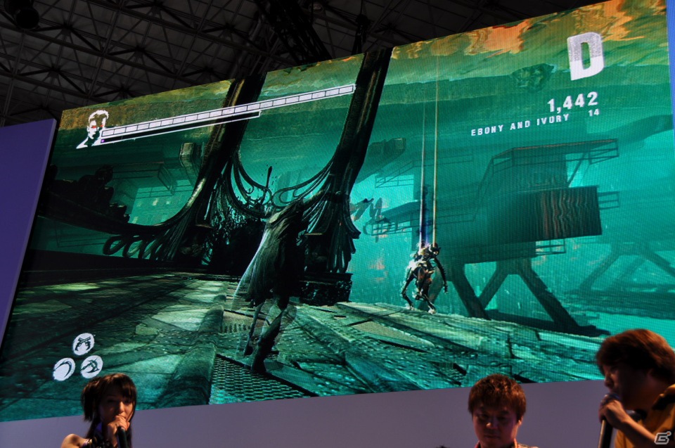 【TGS 2012】「DmC デビル メイ クライ」真紅の両腕で敵を粉砕する新武器「エリクス」の威力とは？ニュース番組に入り込む新ステージやCGムービーも国内初公開の画像26
