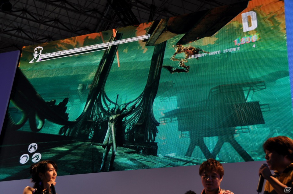 【TGS 2012】「DmC デビル メイ クライ」真紅の両腕で敵を粉砕する新武器「エリクス」の威力とは？ニュース番組に入り込む新ステージやCGムービーも国内初公開の画像28