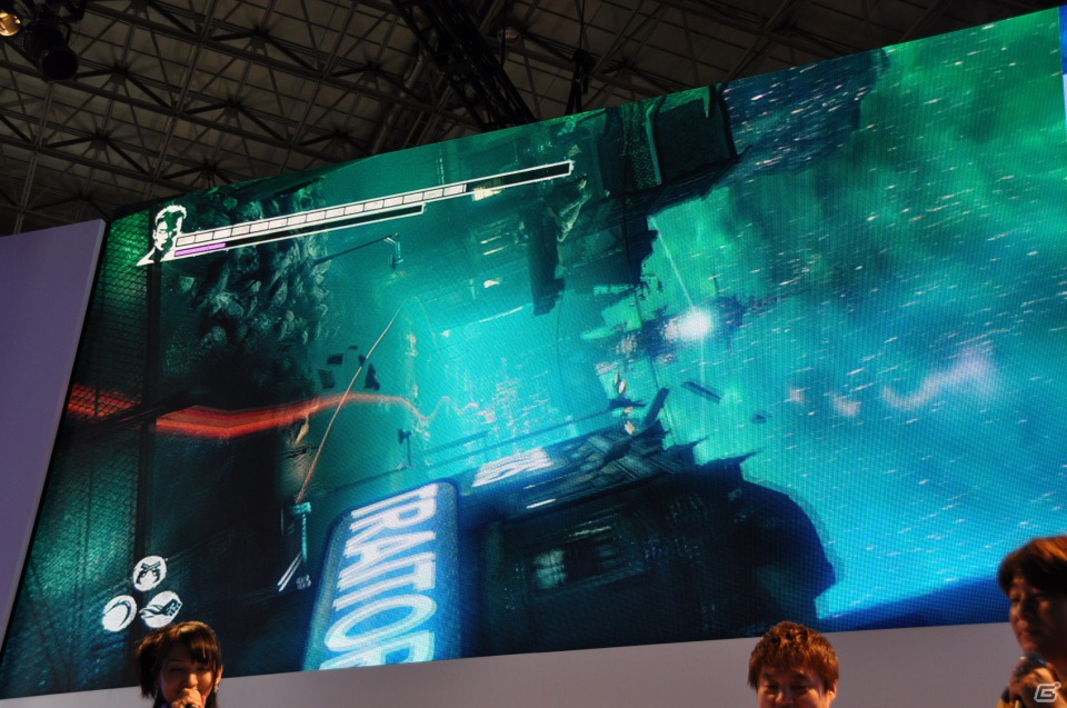 【TGS 2012】「DmC デビル メイ クライ」真紅の両腕で敵を粉砕する新武器「エリクス」の威力とは？ニュース番組に入り込む新ステージやCGムービーも国内初公開の画像45