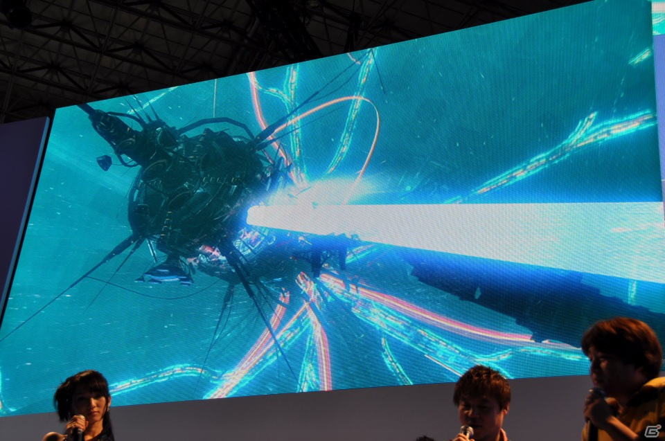 【TGS 2012】「DmC デビル メイ クライ」真紅の両腕で敵を粉砕する新武器「エリクス」の威力とは？ニュース番組に入り込む新ステージやCGムービーも国内初公開の画像52