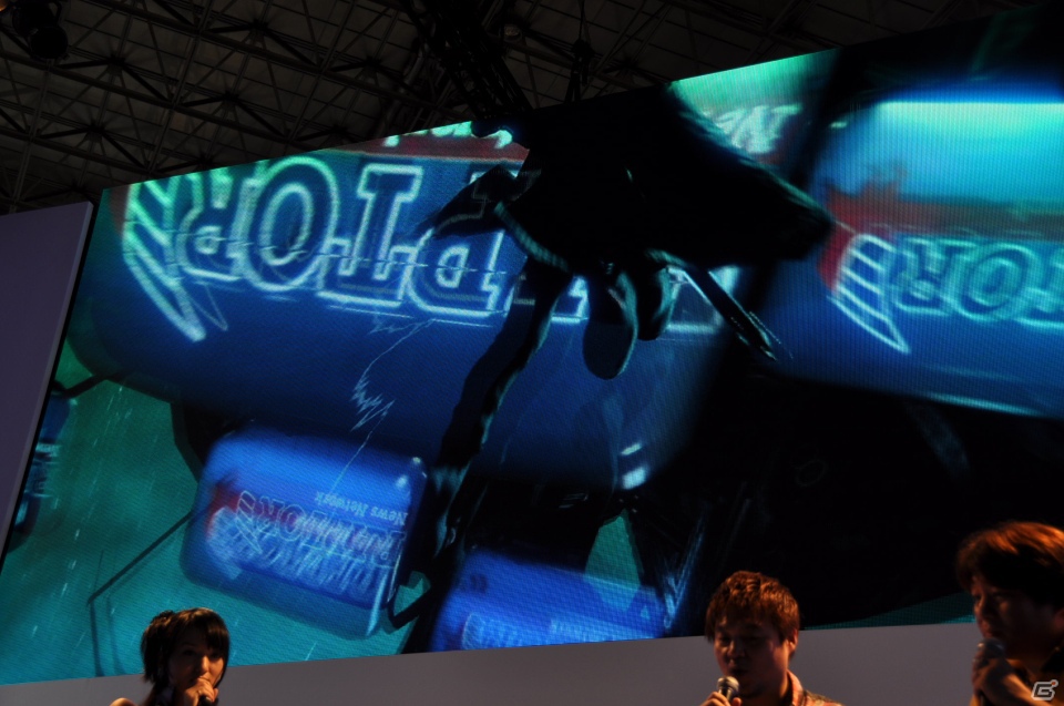 【TGS 2012】「DmC デビル メイ クライ」真紅の両腕で敵を粉砕する新武器「エリクス」の威力とは？ニュース番組に入り込む新ステージやCGムービーも国内初公開の画像62