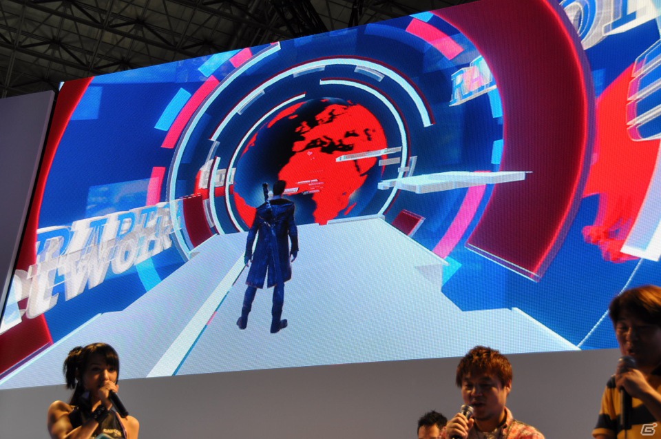 【TGS 2012】「DmC デビル メイ クライ」真紅の両腕で敵を粉砕する新武器「エリクス」の威力とは？ニュース番組に入り込む新ステージやCGムービーも国内初公開の画像68