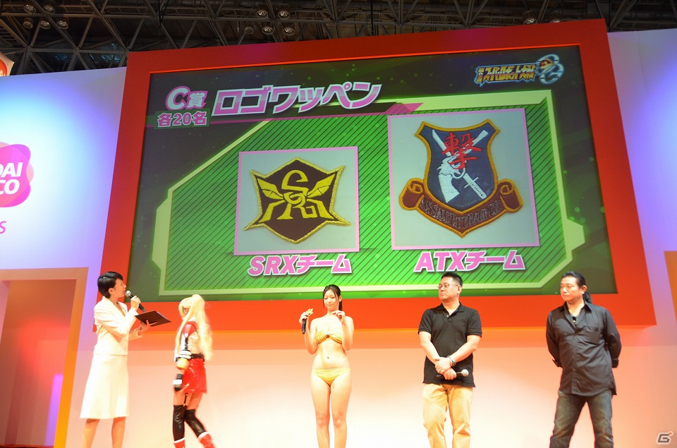 【TGS 2012】東京メトロ8駅で「スパロボOG」のポスターが！佐山彩香さんの水着姿も堪能できた「スーパーロボット大戦Card Chronicle」＆イベント告知ステージの画像18