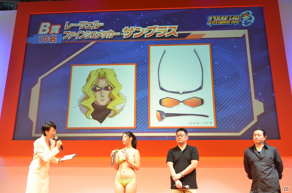 【TGS 2012】東京メトロ8駅で「スパロボOG」のポスターが！佐山彩香さんの水着姿も堪能できた「スーパーロボット大戦Card Chronicle」＆イベント告知ステージの画像20