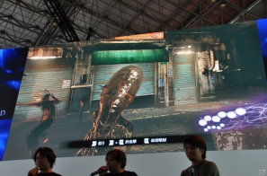 【TGS 2012】「バイオハザード6」周囲のゾンビを活性化させるクリーチャーの叫び声に震撼せよ！エージェントハントの模様も実機プレイデモで披露の画像4
