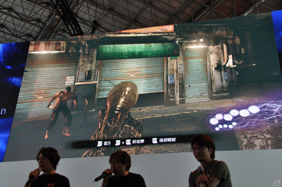 【TGS 2012】「バイオハザード6」周囲のゾンビを活性化させるクリーチャーの叫び声に震撼せよ！エージェントハントの模様も実機プレイデモで披露の画像3