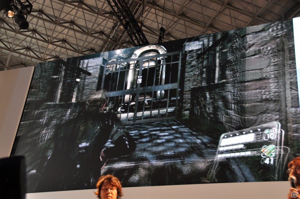 【TGS 2012】「バイオハザード6」周囲のゾンビを活性化させるクリーチャーの叫び声に震撼せよ！エージェントハントの模様も実機プレイデモで披露の画像32
