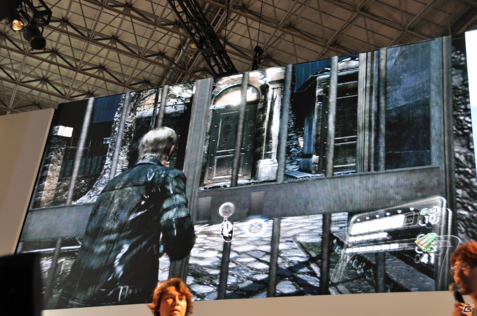 【TGS 2012】「バイオハザード6」周囲のゾンビを活性化させるクリーチャーの叫び声に震撼せよ！エージェントハントの模様も実機プレイデモで披露の画像33