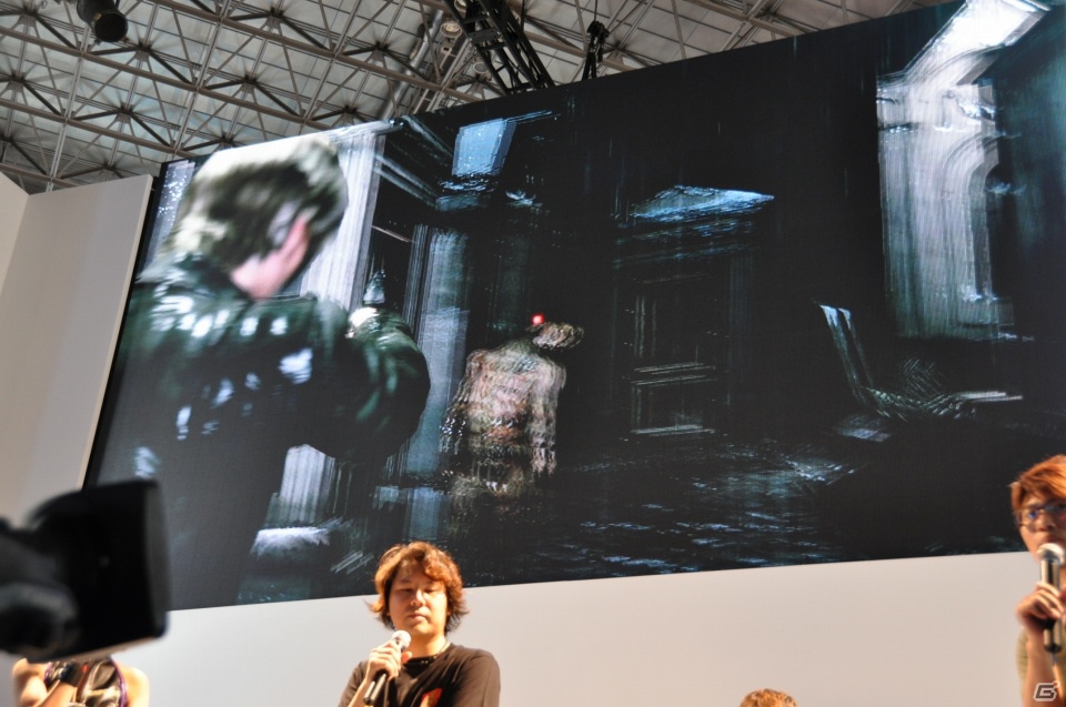 【TGS 2012】「バイオハザード6」周囲のゾンビを活性化させるクリーチャーの叫び声に震撼せよ！エージェントハントの模様も実機プレイデモで披露の画像58