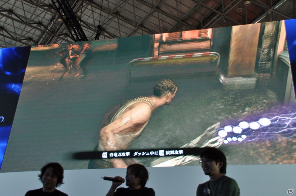 【TGS 2012】「バイオハザード6」周囲のゾンビを活性化させるクリーチャーの叫び声に震撼せよ！エージェントハントの模様も実機プレイデモで披露の画像77