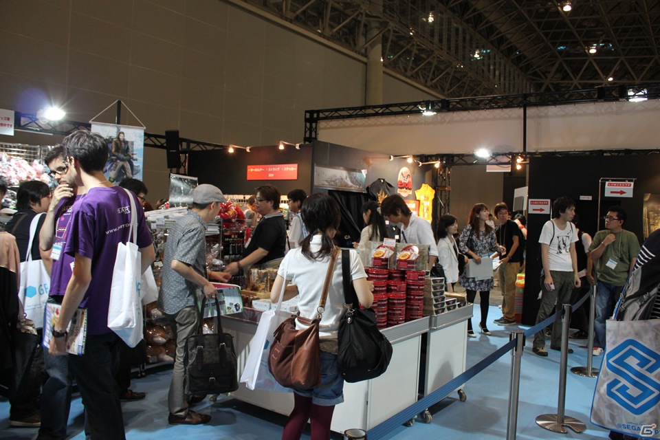 【TGS 2012】ゲーム関連グッズや音楽CDなどが盛りだくさんな物販コーナーレポートの画像32