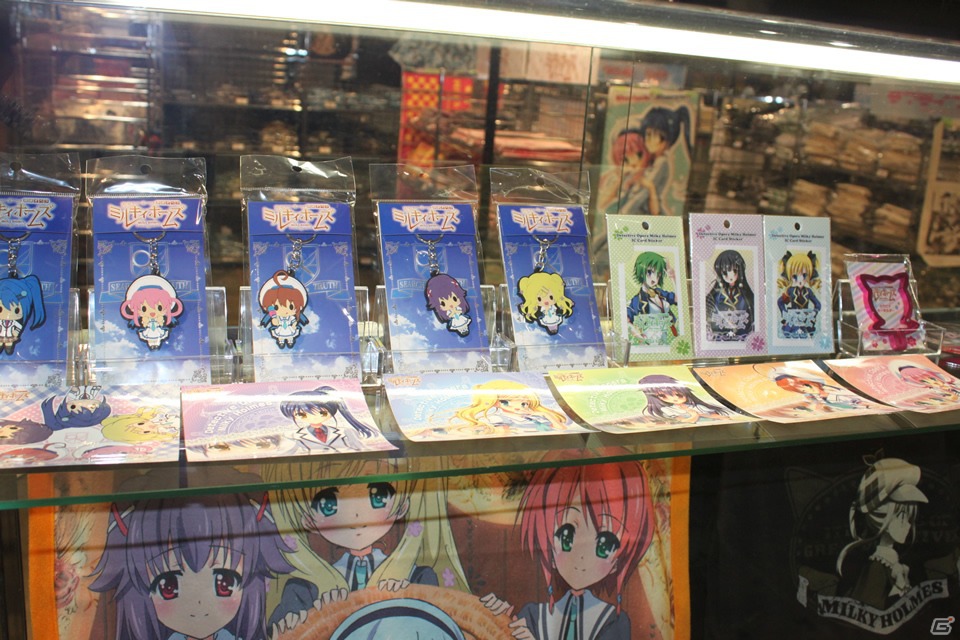 【TGS 2012】ゲーム関連グッズや音楽CDなどが盛りだくさんな物販コーナーレポートの画像4