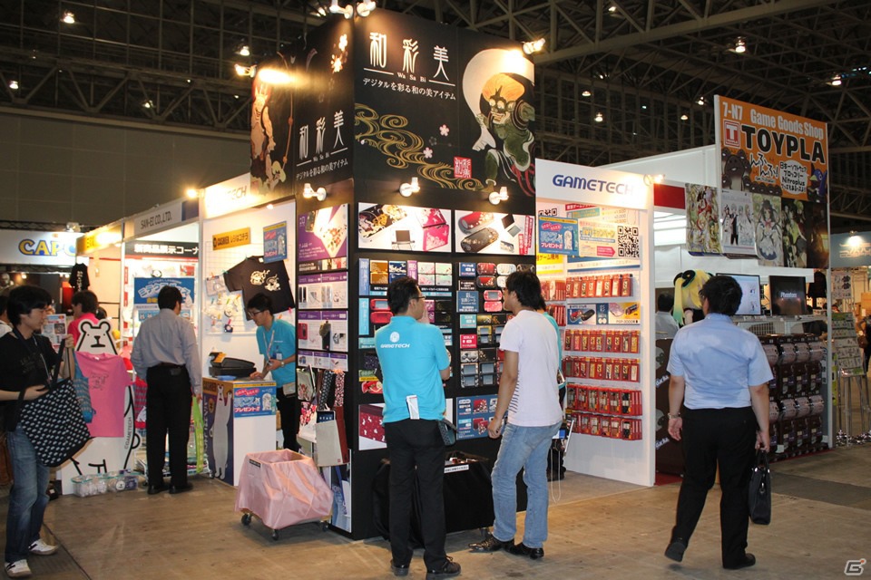 【TGS 2012】ゲーム関連グッズや音楽CDなどが盛りだくさんな物販コーナーレポートの画像47