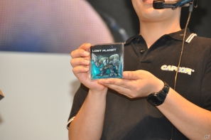 【TGS 2012】「ロスト プラネット 3」実機プレイで極寒の惑星EDN-3rdに潜む謎に迫る！？独特の操作感のユーティリティ・リグで巨大AKを圧倒！の画像104