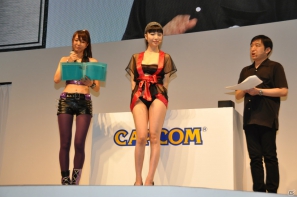 【TGS 2012】新感覚パズルゲーム「忍者アームズ」グラドルの森下悠里さんがセクシーなくノ一衣装で実機プレイ！サテライト制作のアニメを収録した新PVも公開の画像34