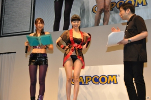 【TGS 2012】新感覚パズルゲーム「忍者アームズ」グラドルの森下悠里さんがセクシーなくノ一衣装で実機プレイ！サテライト制作のアニメを収録した新PVも公開の画像7
