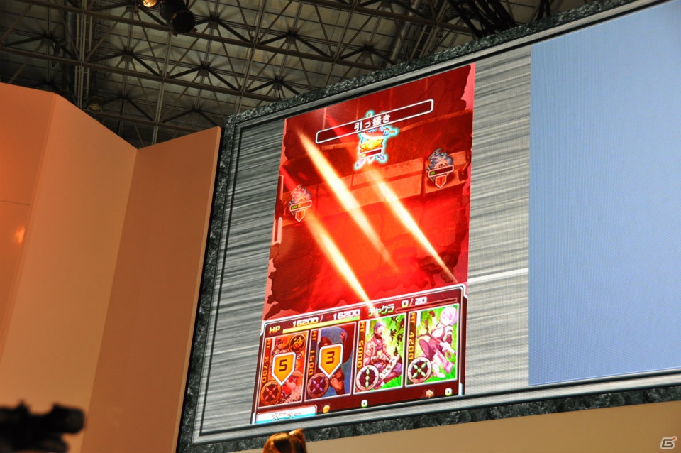 【TGS 2012】新感覚パズルゲーム「忍者アームズ」グラドルの森下悠里さんがセクシーなくノ一衣装で実機プレイ！サテライト制作のアニメを収録した新PVも公開の画像31