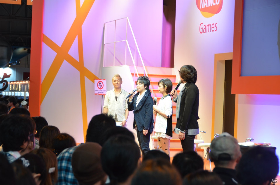 【TGS 2012】PS3「テイルズ オブ エクシリア2」浜崎あゆみさんが歌う「Song 4 u」にのせた最新PVを披露！「魔法少女まどか☆マギカ」とのコラボなど新情報が飛び出した「YAPPARI！『テイルズ オブ』スペシャルステージ＠TGS2012」の画像52