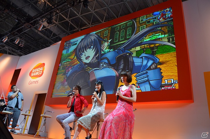 【TGS 2012】ディレクター・森住氏が100コンボプレイを披露！置鮎龍太郎さん、横山智佐さん、浅野真澄さんも駆け付けた「プロジェクト クロスゾーン」スペシャルクロスオーバーステージレポの画像10