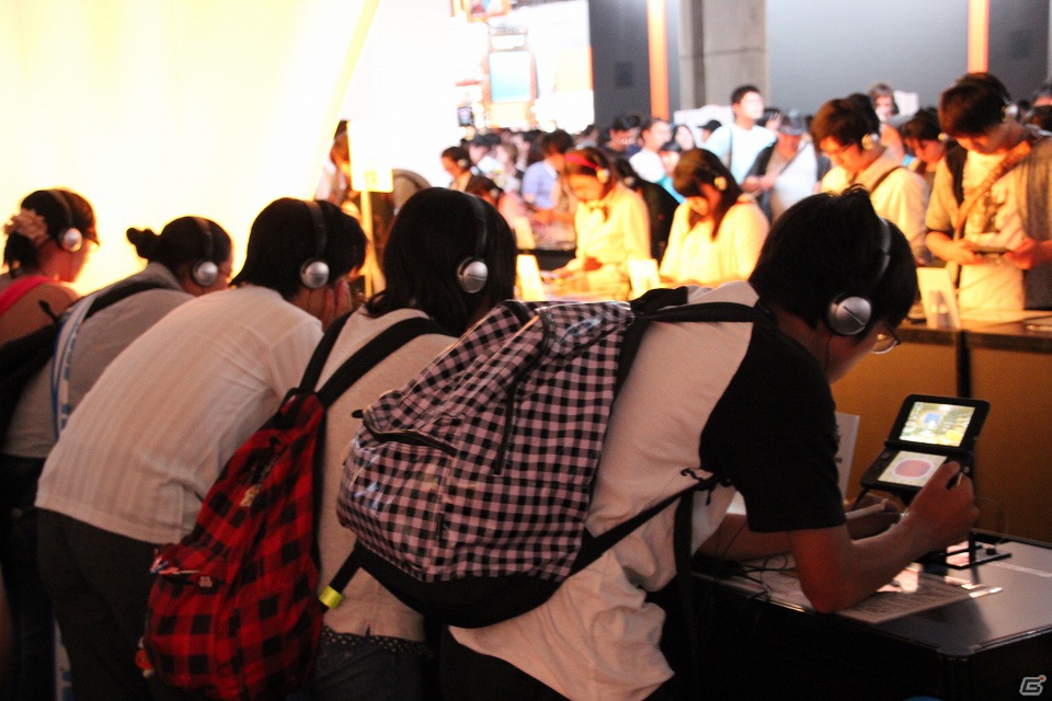 【TGS 2012】レイトン教授と成歩堂龍一が競演するコラボ作品「レイトン教授VS逆転裁判」の東京ゲームショウ2012出展バージョンをプレイ！の画像2