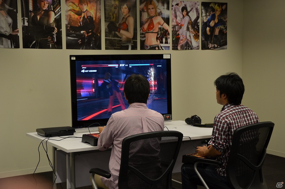 白熱の戦いの行方はいかに！？早矢仕洋介氏も参戦したPS3/Xbox 360「DEAD OR ALIVE 5」メディア対抗戦の模様をお届け！オリジナルポスターのプレゼントもの画像5
