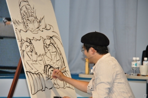 【TGS 2012】島本和彦先生が汗だくで描く力強い「張飛」にどんどん命が吹き込まれるッ！サービスでコンパニオンも直筆イラストに！？の画像10