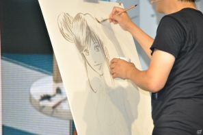 【TGS 2012】島本和彦先生が汗だくで描く力強い「張飛」にどんどん命が吹き込まれるッ！サービスでコンパニオンも直筆イラストに！？の画像22