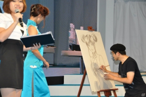 【TGS 2012】島本和彦先生が汗だくで描く力強い「張飛」にどんどん命が吹き込まれるッ！サービスでコンパニオンも直筆イラストに！？の画像23
