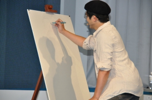 【TGS 2012】島本和彦先生が汗だくで描く力強い「張飛」にどんどん命が吹き込まれるッ！サービスでコンパニオンも直筆イラストに！？の画像5