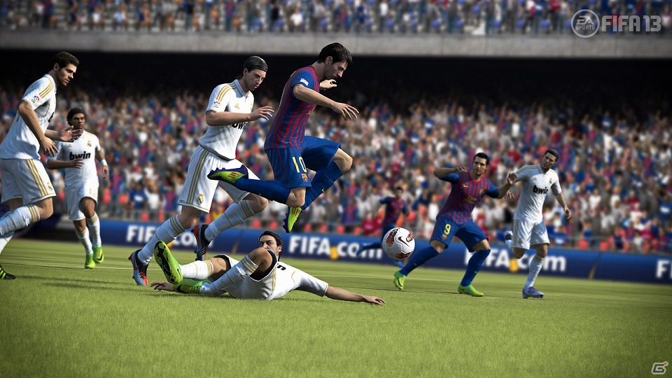 【TGS 2012】今度の「FIFA」は予想できない試合展開が楽しめる―「FIFA 13 ワールドクラスサッカー」サッカーゲームの新たな可能性に挑んだ開発チームインタビューの画像2