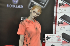 PS3/Xbox 360「バイオハザード6」売り場にゾンビ化したリズが乱入！？シリーズ初めての人も往年のファンもどちらも楽しめる最高傑作に！発売記念イベントレポの画像13