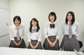 公式サイトでプレイ可能に＆豪華カードが手に入るキャンペーンも実施！「メガミエンゲイジ！」PVでタイアップしたアイドルカレッジが編集部にやってきたの画像1