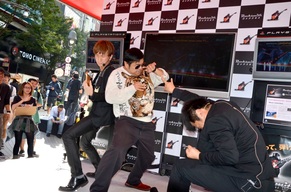 お笑いコンビ・ダイノジによるハイテンション・エアギターも炸裂！PS3/Xbox 360「ロックスミス」体験会イベントをレポートの画像40
