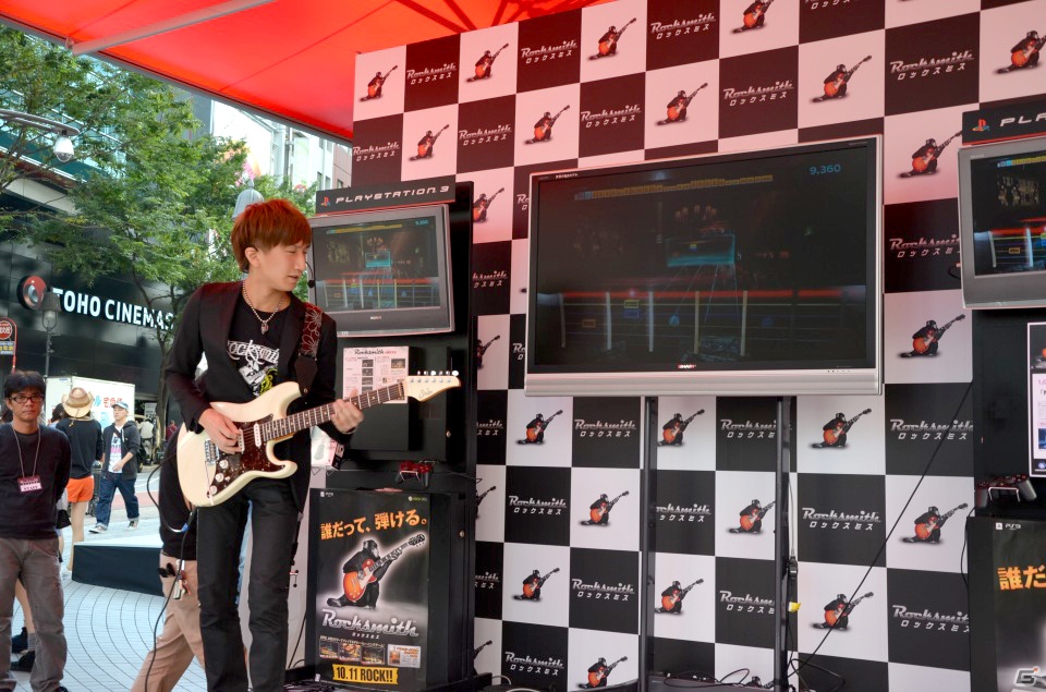お笑いコンビ・ダイノジによるハイテンション・エアギターも炸裂！PS3/Xbox 360「ロックスミス」体験会イベントをレポートの画像6