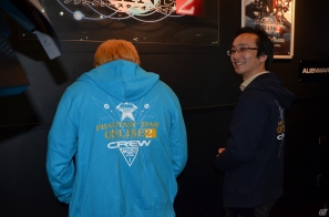 色違いの「PSO2」パーカーを着ていた酒井氏と木村氏