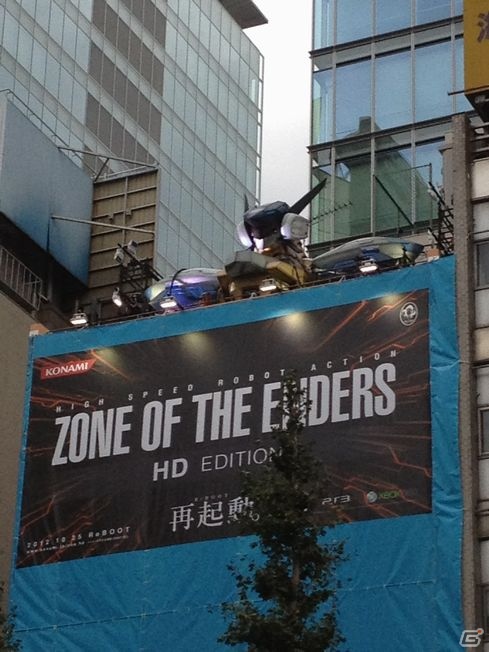 PS3/Xbox 360「ZONE OF THE ENDERS HD EDITION」秋葉原に巨大ジェフティが出現！HD（はいだらー！）にちなんだ外付けHDDプレゼントキャンペーンもスタートの画像2