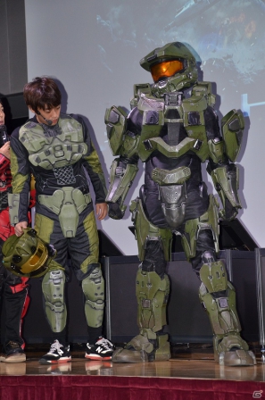 マスターチーフが惑星レクイエムより先にベルサール秋葉原に降り立った…？ゲストによるデモプレイも行われた「Halo 4 前夜祭」レポートの画像19