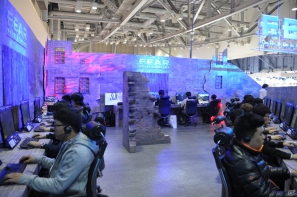 【G-STAR 2012】ホラーオンラインFPS「F.E.A.R.： Origin Online」や多彩なスマートフォンタイトルが出揃ったNowcomブースレポートの画像2