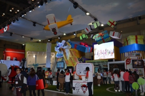 【G-STAR 2012】「TINY FARM」などのスマートフォンアプリがプレイアブル出展！アトラクションも盛り上がりを見せていたCom2uSブースレポートの画像4