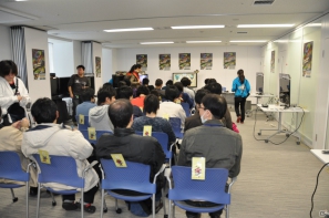 ザ・たっちがチャットで「ちょっとちょっと！」Wii U「MH3G HD Ver.」試遊や「サイレント肉焼き」などのユニークなアトラクションも！「モンハン部主催 オンライン東西コミュ交流会」レポートの画像1